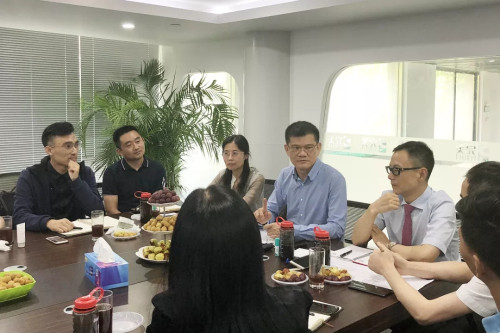 鼓舞市场 完美公司总裁胡瑞连亲临上海咨委会会议现场莅临指导